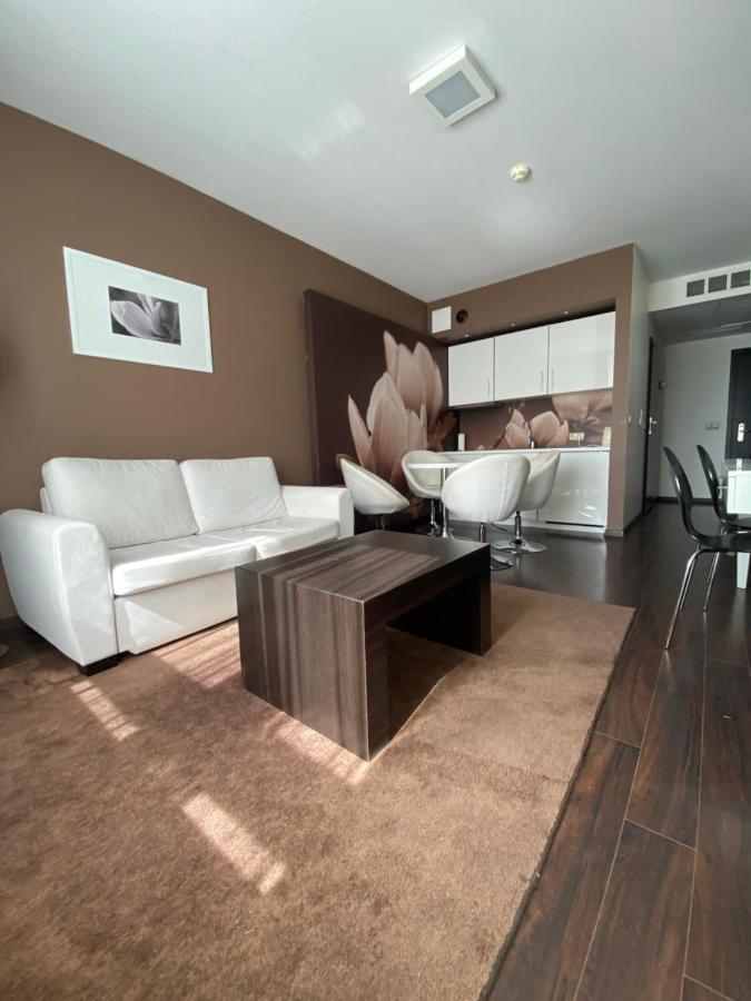 Apartament Prywatny Salon Z Aneksem Kuchennym I Sypialnia W Hotelu Diva 코워브제크 외부 사진