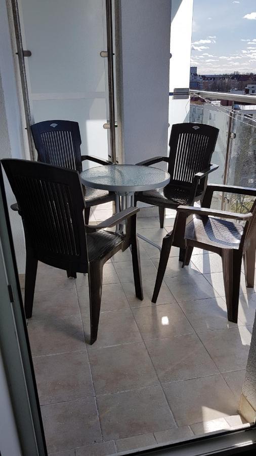 Apartament Prywatny Salon Z Aneksem Kuchennym I Sypialnia W Hotelu Diva 코워브제크 외부 사진