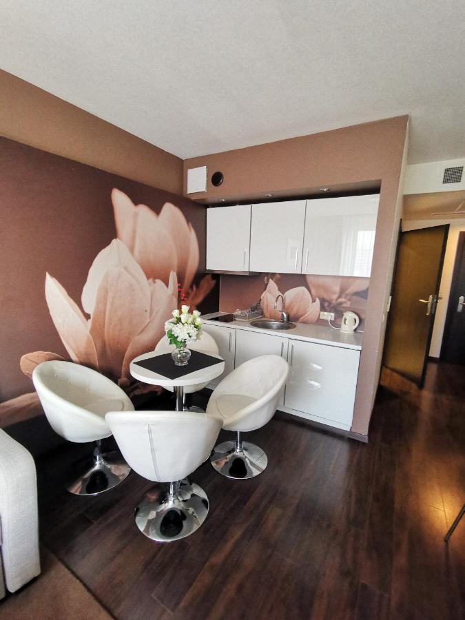 Apartament Prywatny Salon Z Aneksem Kuchennym I Sypialnia W Hotelu Diva 코워브제크 외부 사진