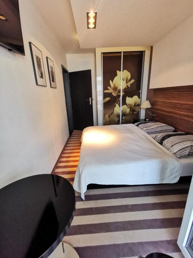 Apartament Prywatny Salon Z Aneksem Kuchennym I Sypialnia W Hotelu Diva 코워브제크 외부 사진