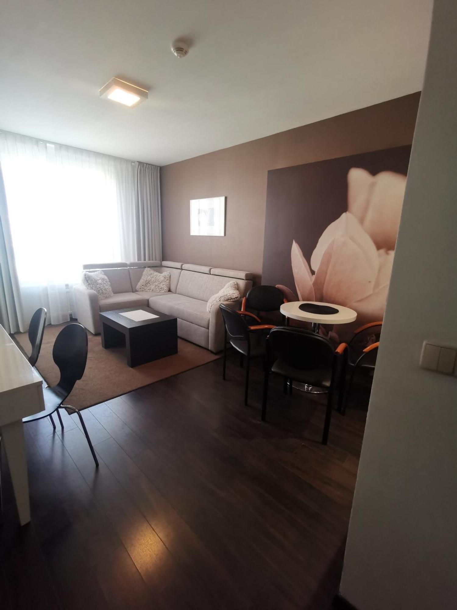 Apartament Prywatny Salon Z Aneksem Kuchennym I Sypialnia W Hotelu Diva 코워브제크 외부 사진